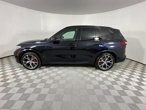 2022 BMW X5 M50i
