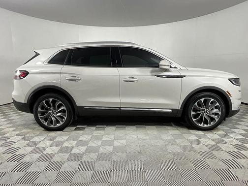 Pearl Metallic 2023 Lincoln Nautilus Reserve
