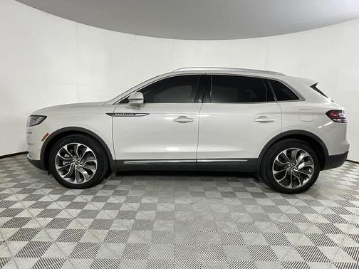 Pearl Metallic 2023 Lincoln Nautilus Reserve
