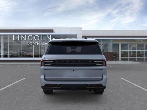 2025 Lincoln Navigator L Reserve