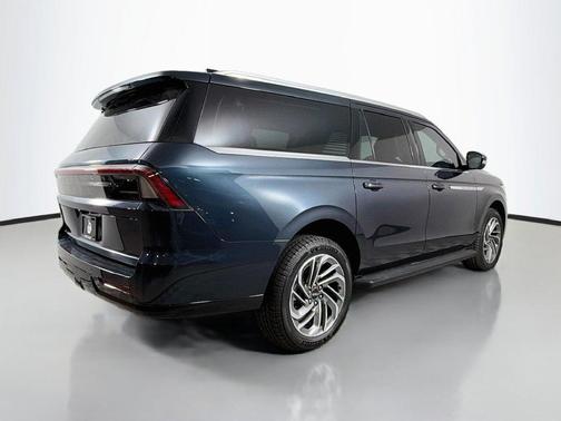 Flight Blue 2026 Lincoln Navigator L Premiere