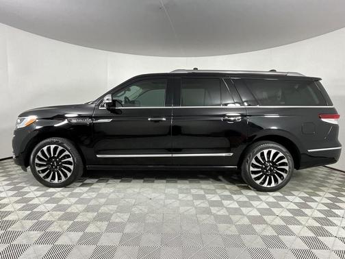 2023 Lincoln Navigator L Black Label