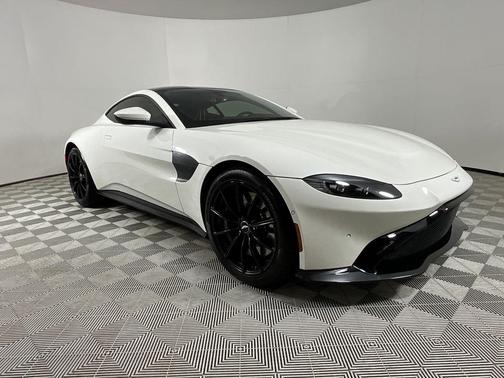White 2019 Aston Martin Vantage Base