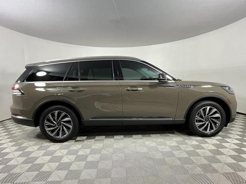 2025 Lincoln Aviator Premiere