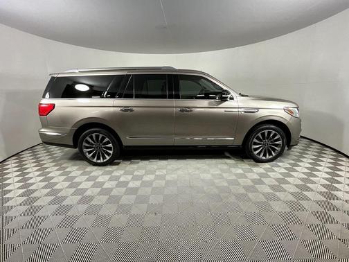 2019 Lincoln Navigator L Select