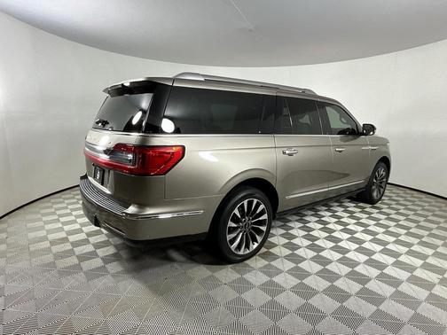2019 Lincoln Navigator L Select