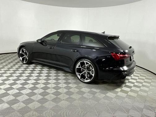Sebring Black Crystal Effect 2025 Audi RS 6 Avant 4.0T