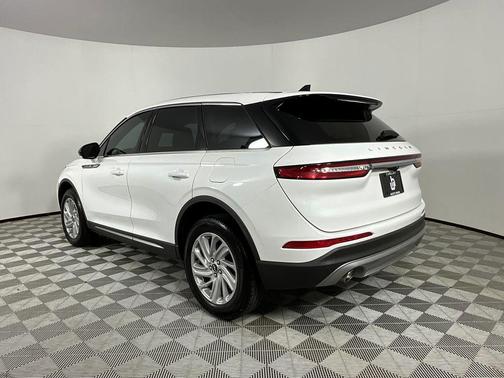White Metallic 2023 Lincoln Corsair Standard