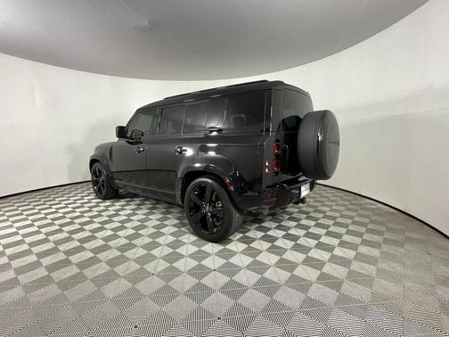 2023 Land Rover Defender 110 X-Dynamic SE