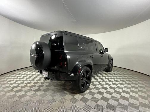 2023 Land Rover Defender 110 X-Dynamic SE