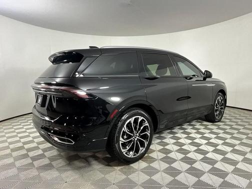 2025 Lincoln Nautilus Reserve