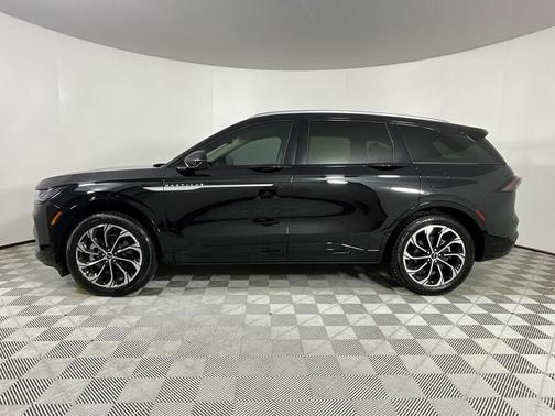 2025 Lincoln Nautilus Reserve