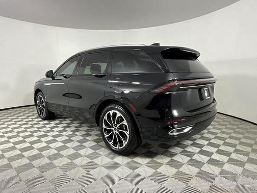 2025 Lincoln Nautilus Reserve