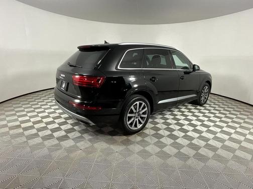 2019 Audi Q7 55 Premium Plus