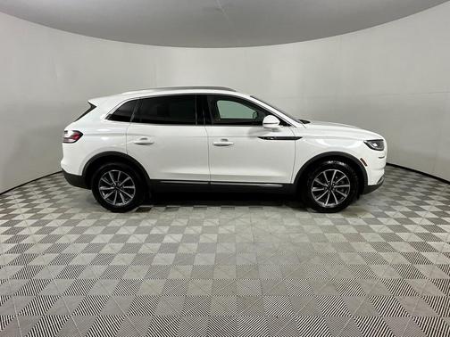 2022 Lincoln Nautilus Standard