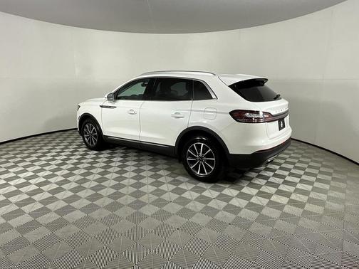 2022 Lincoln Nautilus Standard