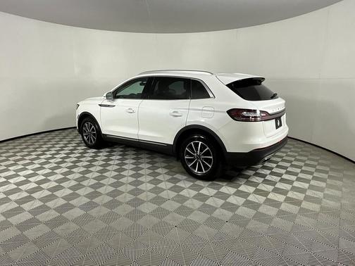 2022 Lincoln Nautilus Standard