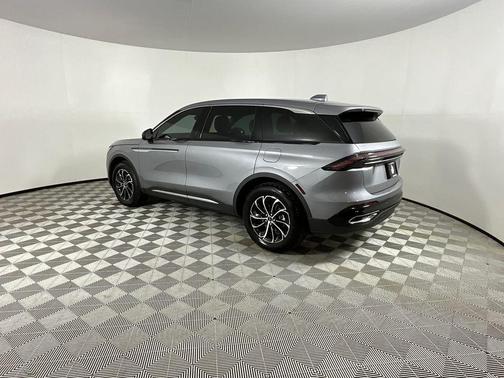 Gray Metallic 2025 Lincoln Nautilus Premiere