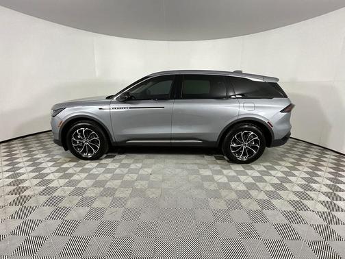 Gray Metallic 2025 Lincoln Nautilus Premiere