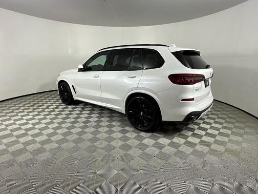 2023 BMW X5 sDrive40i