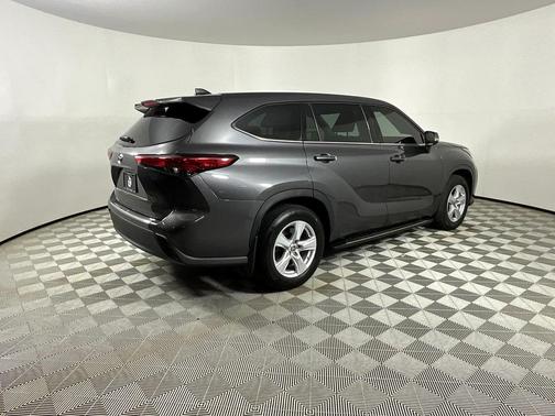 2022 Toyota Highlander L