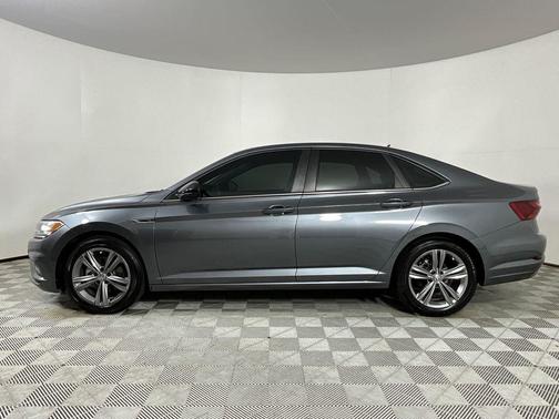 Platinum Gray Metallic 2021 Volkswagen Jetta 1.4T R-Line