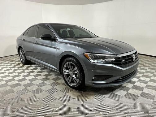 Platinum Gray Metallic 2021 Volkswagen Jetta 1.4T R-Line