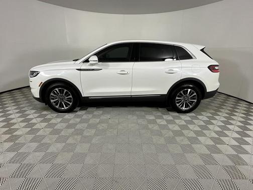 2023 Lincoln Nautilus Standard