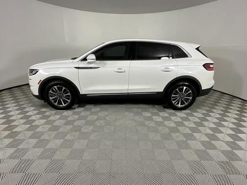 2023 Lincoln Nautilus Standard