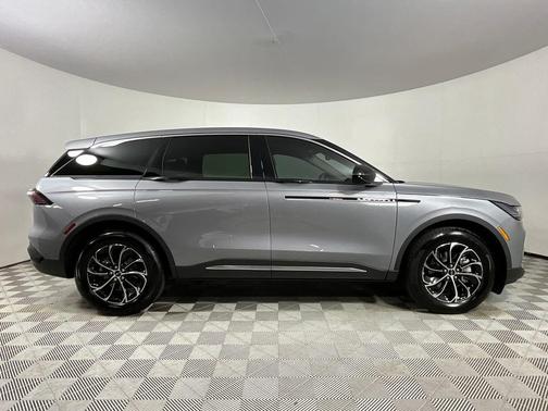 Gray Metallic 2025 Lincoln Nautilus Premiere