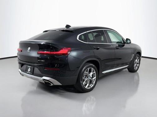 Black Sapphire Metallic 2025 BMW X4 xDrive30i
