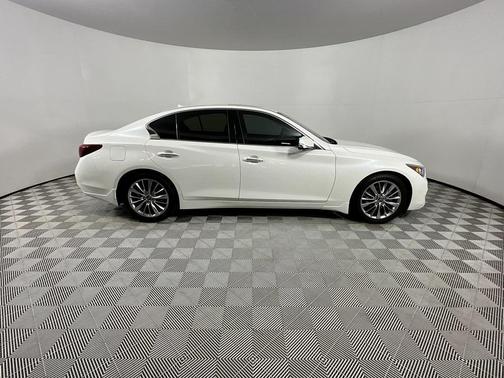 2022 INFINITI Q50 LUXE