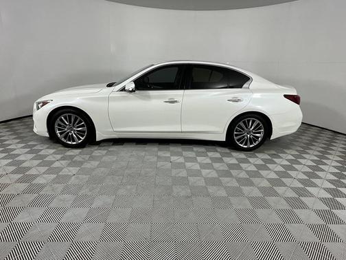2022 INFINITI Q50 LUXE