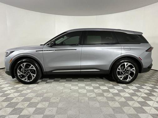 Gray Metallic 2025 Lincoln Nautilus Premiere