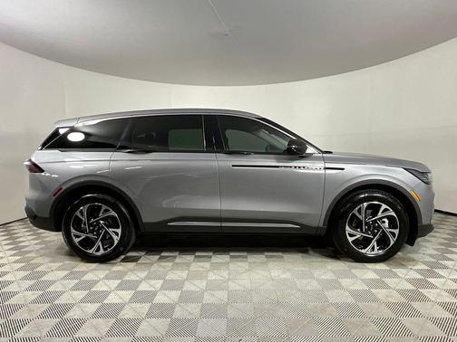 Gray Metallic 2025 Lincoln Nautilus Premiere
