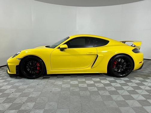 2022 Porsche 718 Cayman GT4