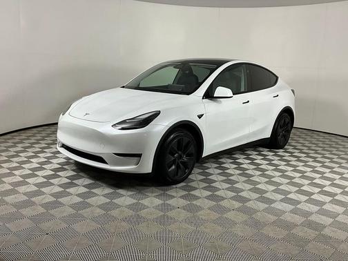 White 2024 Tesla Model Y Long Range