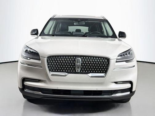 Pearl Metallic 2023 Lincoln Aviator Reserve RWD