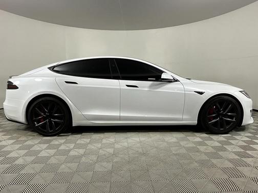 2025 Tesla Model S Plaid