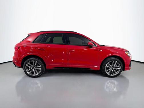 Tango Red Metallic 2022 Audi Q3 45 S line Premium