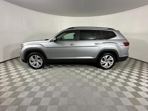 2022 Volkswagen Atlas 3.6L SE w/Technology