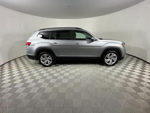 2022 Volkswagen Atlas 3.6L SE w/Technology