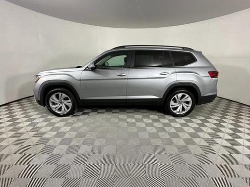 2022 Volkswagen Atlas 3.6L SE w/Technology