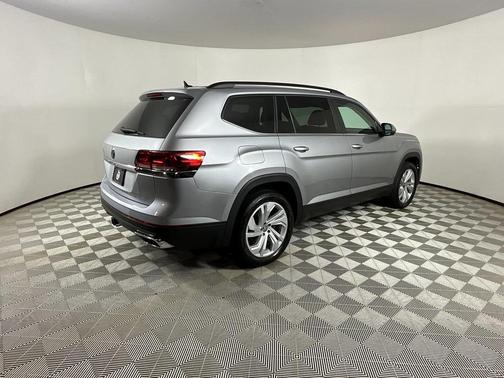 2022 Volkswagen Atlas 3.6L SE w/Technology
