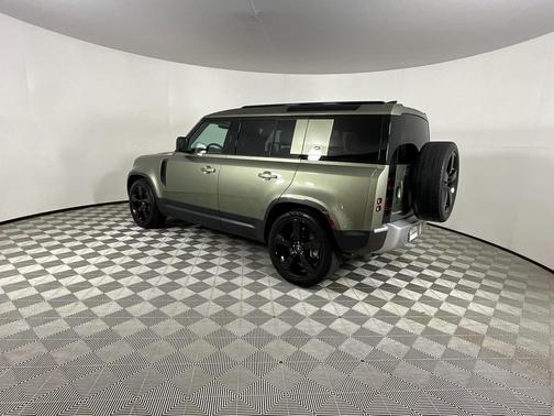 2023 Land Rover Defender 110 SE