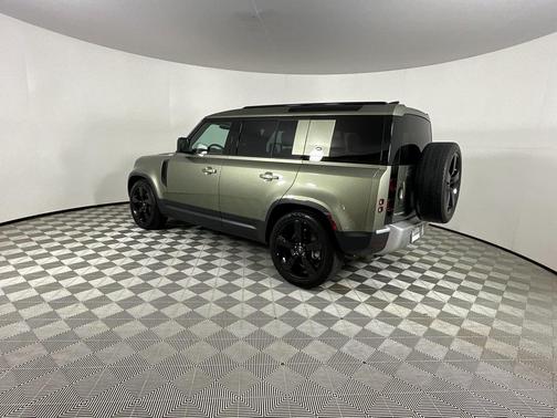 2023 Land Rover Defender 110 SE