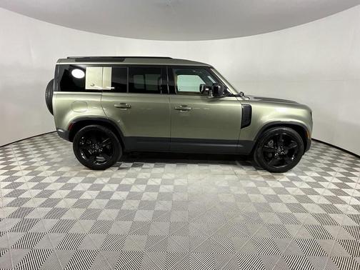 2023 Land Rover Defender 110 SE