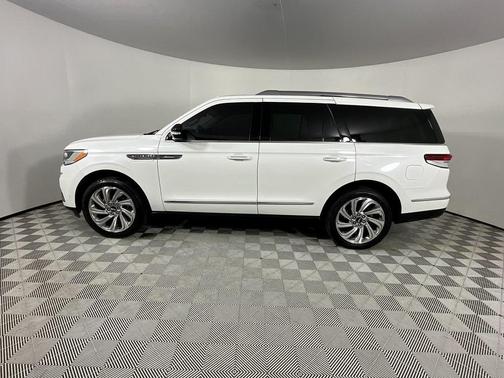 2024 Lincoln Navigator Premiere