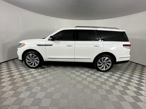 2024 Lincoln Navigator Premiere