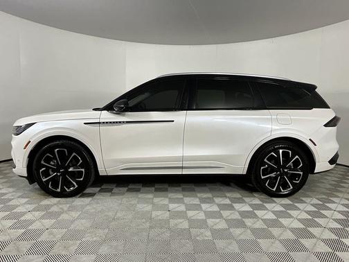 White Platinum Clearcoat Metallic 2024 Lincoln Nautilus Reserve